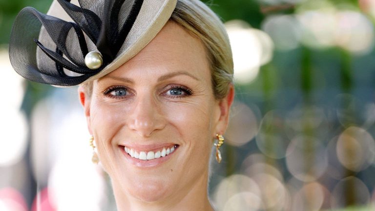 Zara Tindall sprints in skinny jeans as she prepares for Blenheim Palace International Horse Trials
