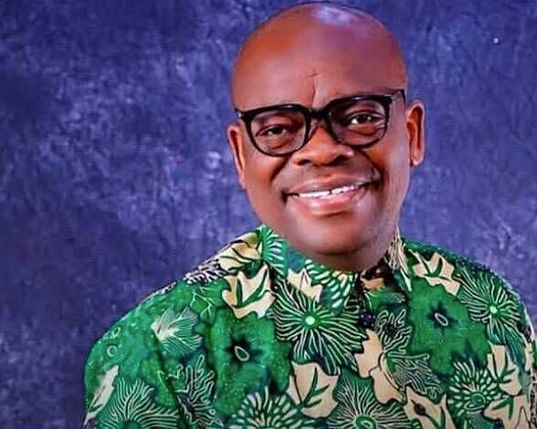 Actor collapses and dies during heated live radio interview