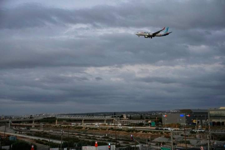 Axe-wielding FlyDubai co-pilot had been flagged over extremism concerns