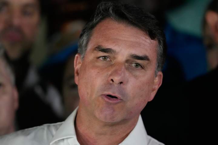 Brazil’s Flávio Bolsonaro misses passport handover, compliance unclear