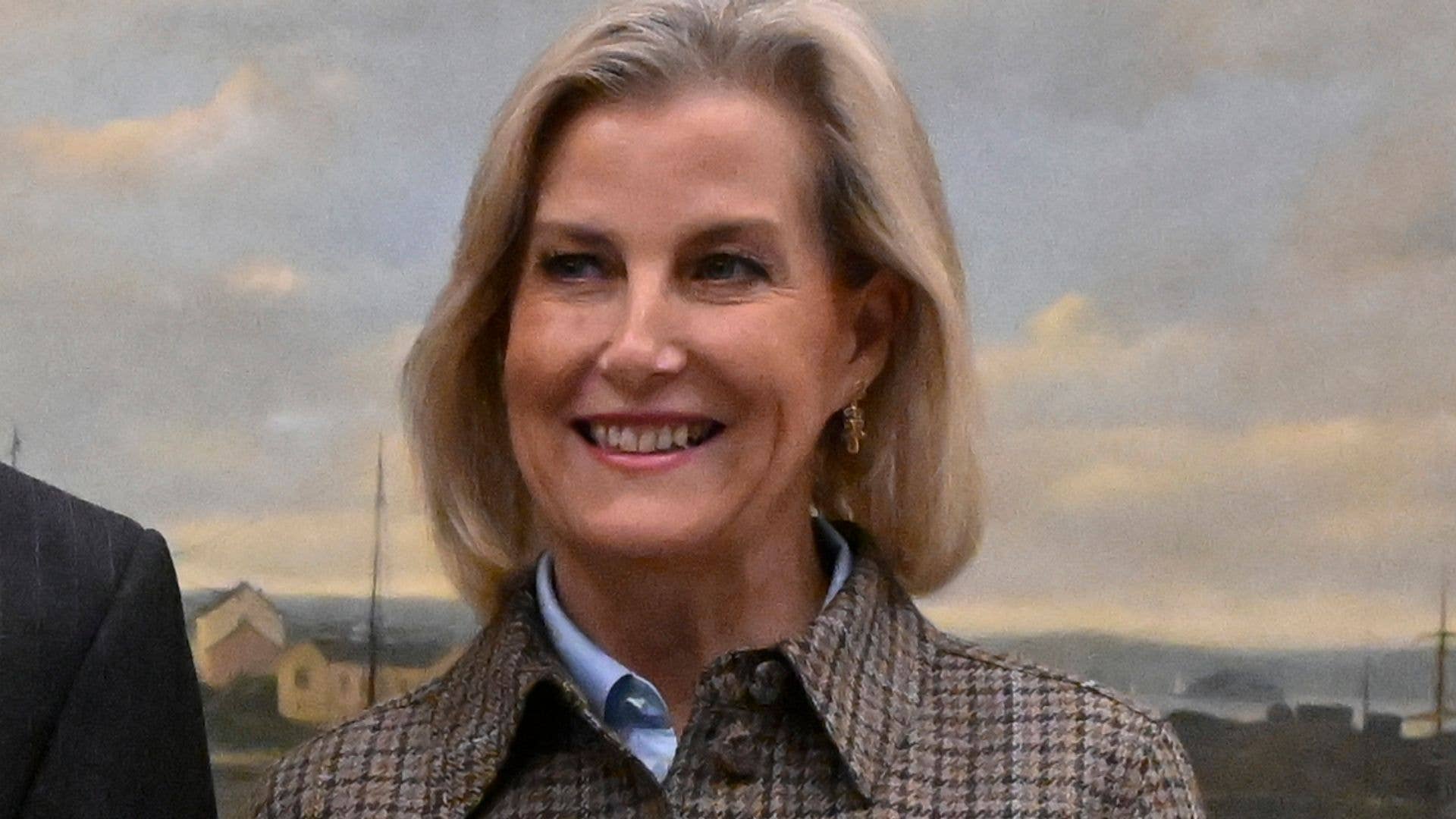 Duchess Sophie proves how to flatter your figure in a waist-skimming outfit at 61
