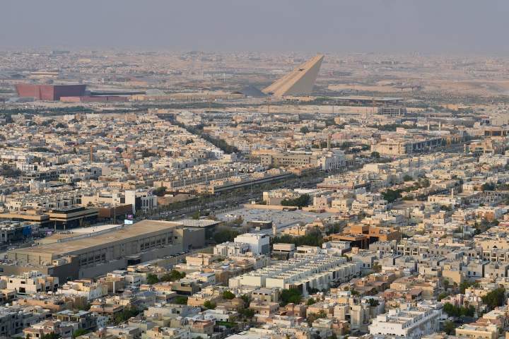 U.S. orders some diplomats out of Saudi Arabia amid Houthi attacks