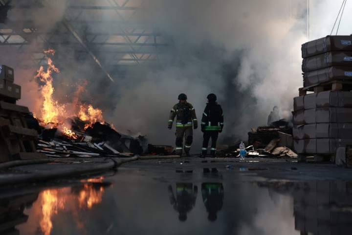 Ukraine preparing for Russian aerial attack, launches nearly 900 drones